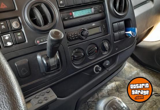 Camiones y Grúas - Ford Cargo 1517 chasis - En Venta