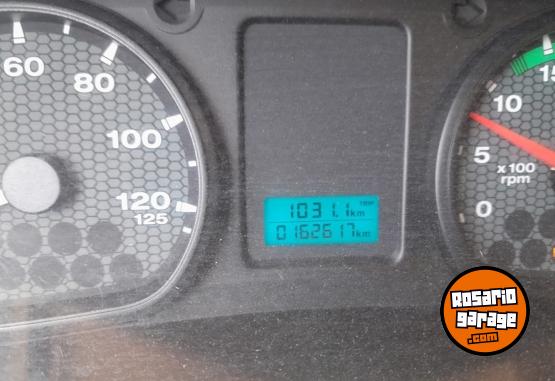 Camiones y Grúas - Ford Cargo 1517 chasis - En Venta