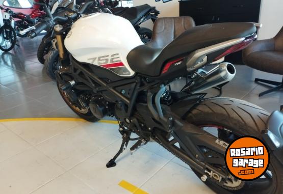 Motos - Benelli 752 S 2022 Nafta 6050Km - En Venta