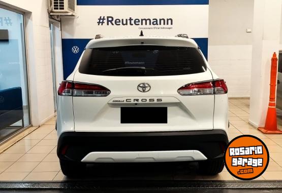 Autos - Toyota COROLLA CROSS XLI CVT 2022 Nafta 35000Km - En Venta