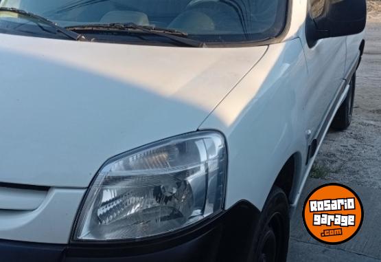Utilitarios - Peugeot Partner HDI 2018 Diesel 100000Km - En Venta