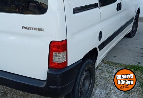Utilitarios - Peugeot Partner HDI 2018 Diesel 100000Km - En Venta