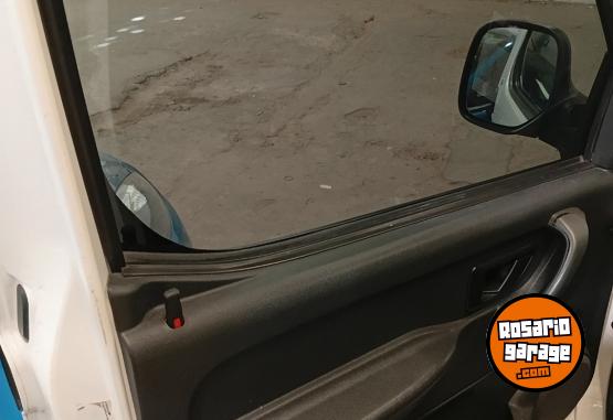 Utilitarios - Peugeot Partner HDI 2018 Diesel 100000Km - En Venta