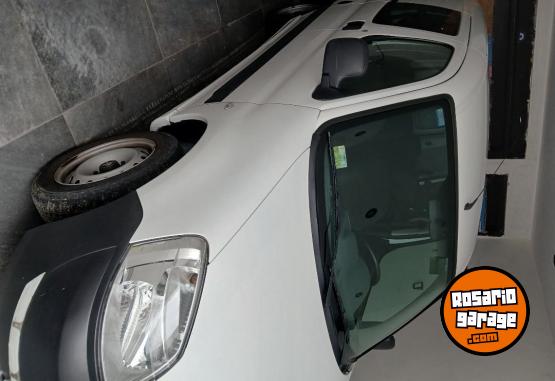 Utilitarios - Peugeot Partner 2018 Nafta 27000Km - En Venta