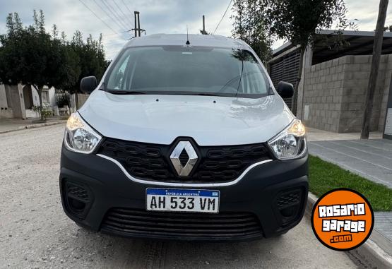 Utilitarios - Renault Kangoo express furgon 2025 Nafta 3750Km - En Venta