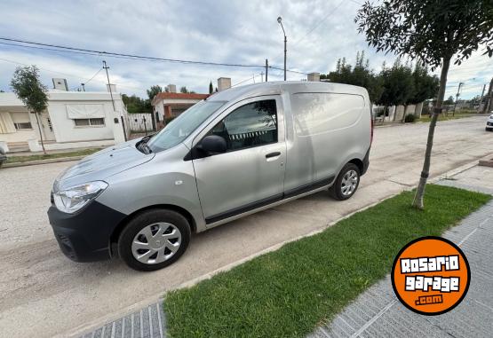 Utilitarios - Renault Kangoo express furgon 2025 Nafta 3750Km - En Venta