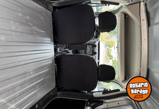 Utilitarios - Renault Kangoo express furgon 2025 Nafta 3750Km - En Venta