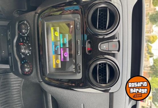 Utilitarios - Renault Kangoo express furgon 2025 Nafta 3750Km - En Venta