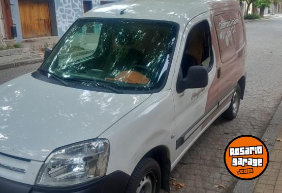 Utilitarios - Citroen berlingo furgon 1.6 HDI 2015 Diesel 227573Km - En Venta