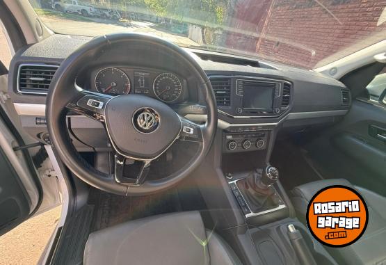 Camionetas - Volkswagen AMAROK 2.0 HIGHLINE 180CV 2023 Diesel 27600Km - En Venta
