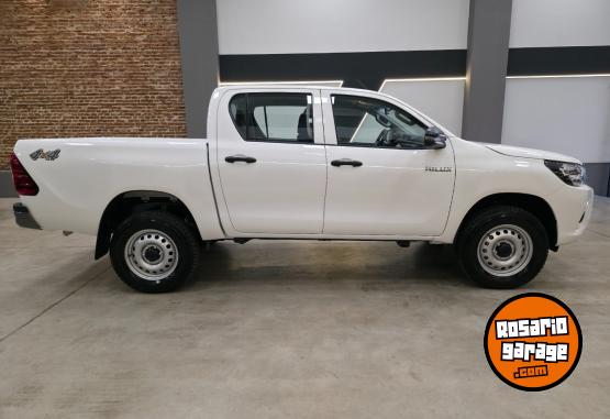 Camionetas - Toyota HILUX DOBLE CABINA DX 2.4 2026 Diesel 0Km - En Venta