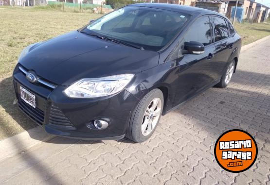 Autos - Ford Focus SE PLUS 2014 Nafta 142000Km - En Venta