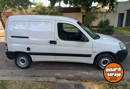 Utilitarios - Citroen Berlingo 2022 Nafta 86000Km - En Venta