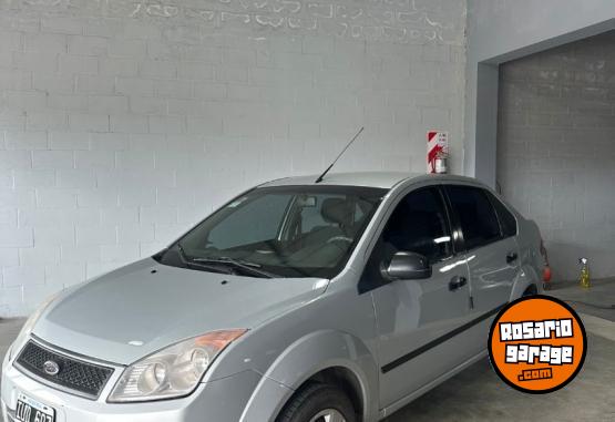 Autos - Ford Fiesta max ambiente mp3 2010 GNC 230000Km - En Venta