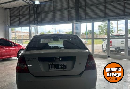Autos - Ford Fiesta max ambiente mp3 2010 GNC 230000Km - En Venta