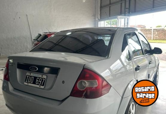Autos - Ford Fiesta max ambiente mp3 2010 GNC 230000Km - En Venta