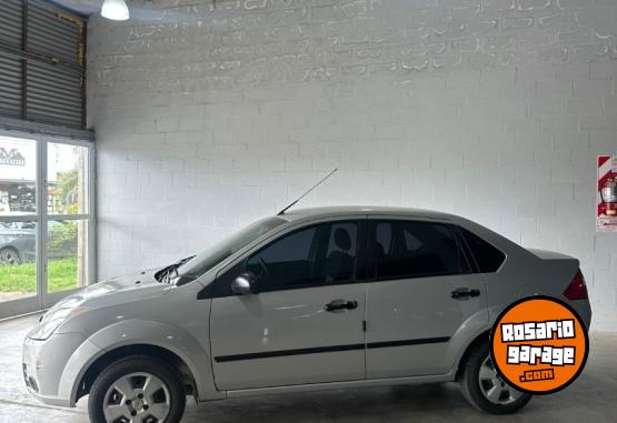 Autos - Ford Fiesta max ambiente mp3 2010 GNC 230000Km - En Venta