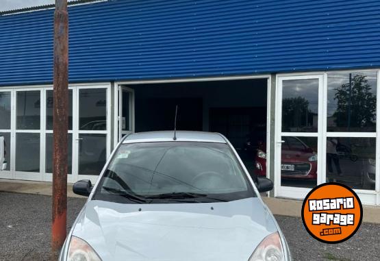 Autos - Ford Fiesta max ambiente mp3 2010 GNC 230000Km - En Venta