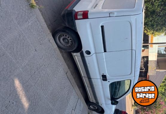Utilitarios - Citroen Berlingo furgón motor 1,4 2013 Nafta 170000Km - En Venta