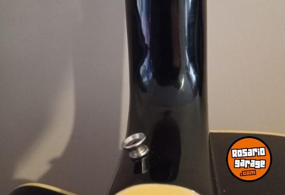 Instrumentos Musicales - Electroac�stica "Nueva" con accesorios. - En Venta