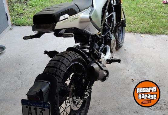 Motos - Husqvarna Husqvarna Svartpilen 401 2021 Nafta 1590Km - En Venta