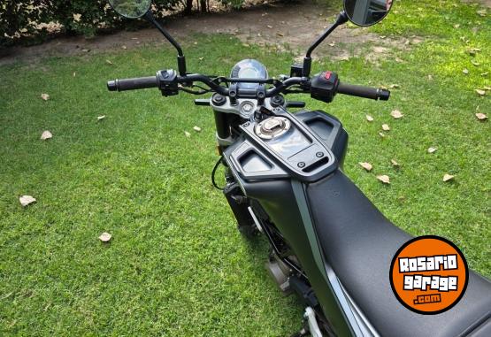 Motos - Husqvarna Husqvarna Svartpilen 401 2021 Nafta 1590Km - En Venta