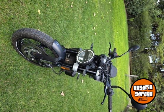 Motos - Husqvarna Husqvarna Svartpilen 401 2021 Nafta 1590Km - En Venta