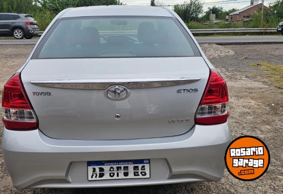 Autos - Toyota Etios 2017 Nafta 157850Km - En Venta