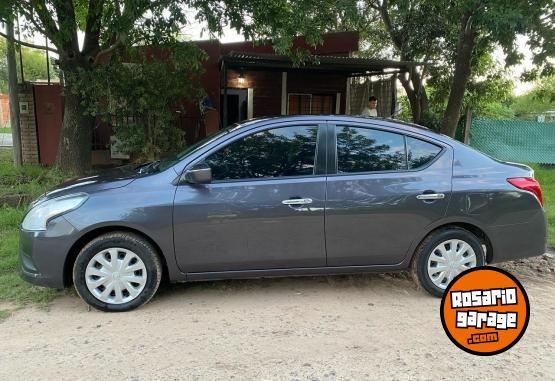 Autos - Nissan Versa 2015 Nafta 140000Km - En Venta