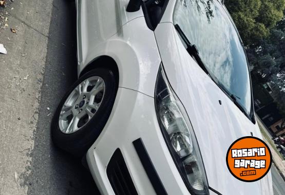 Autos - Ford FIESTA 2015 Nafta 88400Km - En Venta