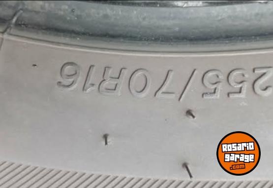 Accesorios para Autos - 5 neumaticos - En Venta