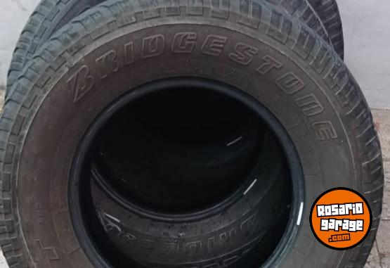 Accesorios para Autos - 5 neumaticos - En Venta