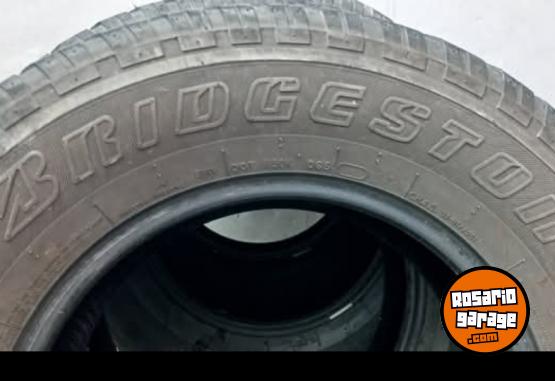 Accesorios para Autos - 5 neumaticos - En Venta