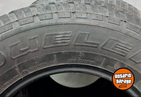 Accesorios para Autos - 5 neumaticos - En Venta