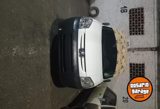 Utilitarios - Peugeot Partner confort 1.4 furgo 2014 Nafta 209500Km - En Venta