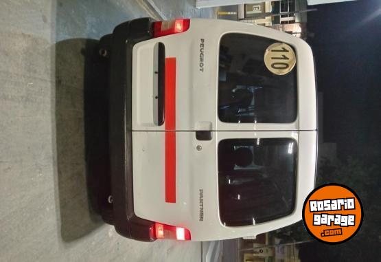 Utilitarios - Peugeot Partner confort 1.4 furgo 2014 Nafta 250500Km - En Venta