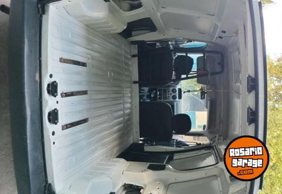 Utilitarios - Peugeot Partner confort 1.4 furgo 2014 Nafta 250500Km - En Venta