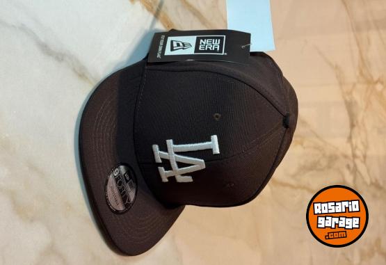 Indumentaria - Gorra LA Cerrada - En Venta
