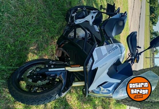 Motos - CF 650 MT 2023 Nafta 18900Km - En Venta