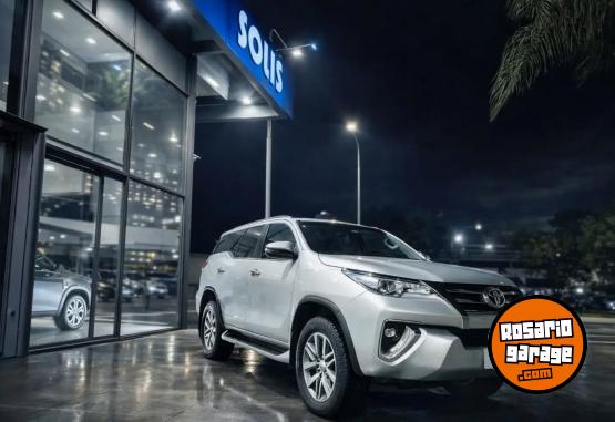 Camionetas - Toyota SW4 SRX 2.8 7 ASIENTOS AT 2017 Nafta 139000Km - En Venta