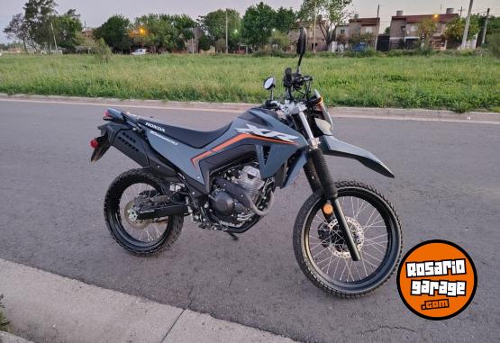 Motos - Honda XR300L 2025 Nafta 3700Km - En Venta