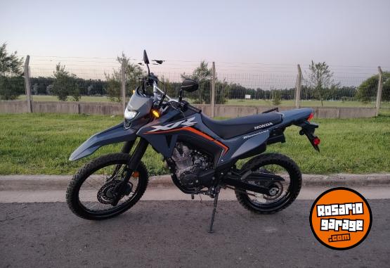 Motos - Honda XR300L 2025 Nafta 3700Km - En Venta
