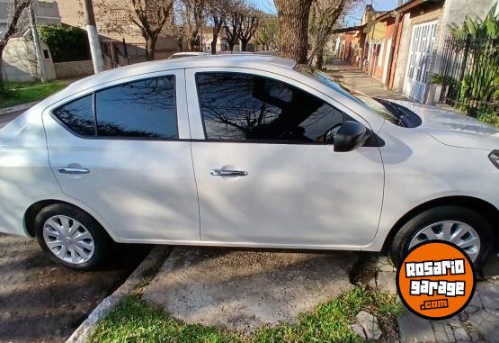 Autos - Nissan versa vdrive 2021 Nafta 37800Km - En Venta