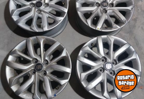 Accesorios para Autos - Juego de Llantas 15 Fiat Cronos Muy buenas $390.000 las 4. NO BAJO PRECIO - En Venta