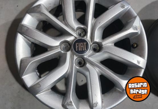 Accesorios para Autos - Juego de Llantas 15 Fiat Cronos Muy buenas $390.000 las 4. NO BAJO PRECIO - En Venta