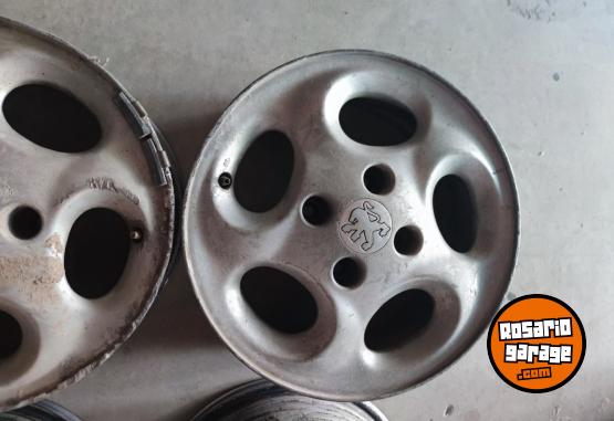 Accesorios para Autos - Llantas 14 Peugeot 206 207 Partner Berlingo Etc. $290.000 las 5. No bajo precio - En Venta