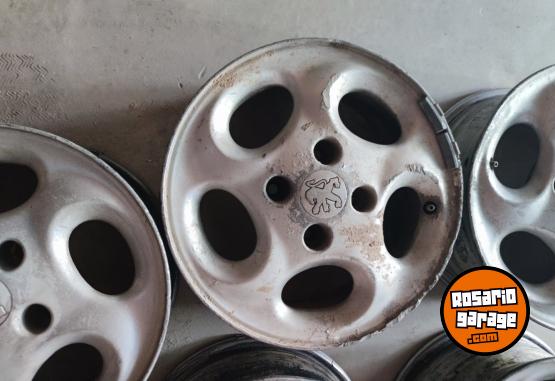 Accesorios para Autos - Llantas 14 Peugeot 206 207 Partner Berlingo Etc. $290.000 las 5. No bajo precio - En Venta