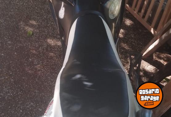 Motos - Motomel V6 2019 Nafta 25000Km - En Venta