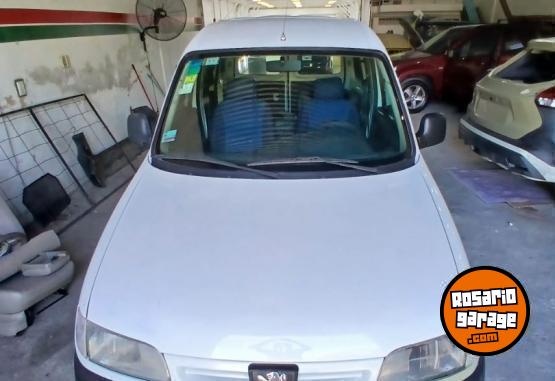 Utilitarios - Peugeot partner 2006 Diesel 260000Km - En Venta