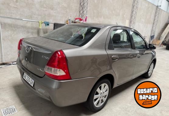 Autos - Toyota ETIOS XLS 2017 Nafta 109000Km - En Venta